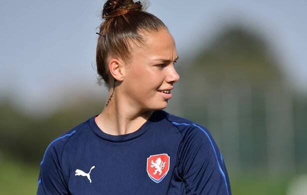 Andrea Stašková chtěla dokázat, že i holka může hrát fotbal