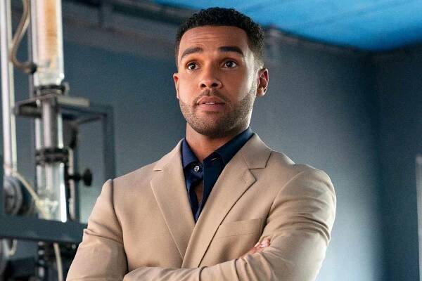 Lucien Laviscount as Alfie in episode 306 of Emily in Paris