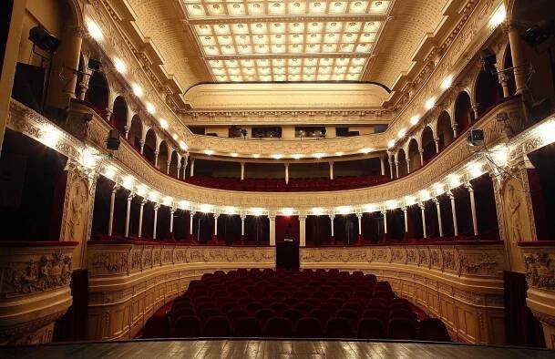 sala-majestic-interior-2