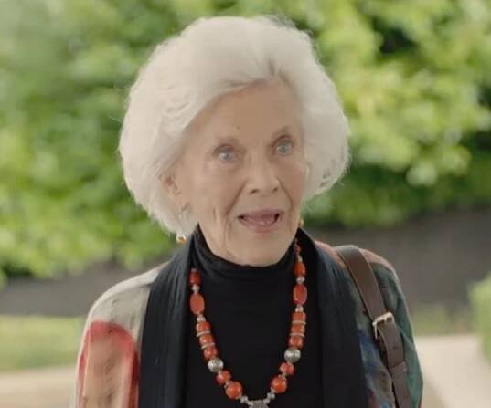 Honor Blackman Biography - Facts, Childhood, Family Life & Achievements