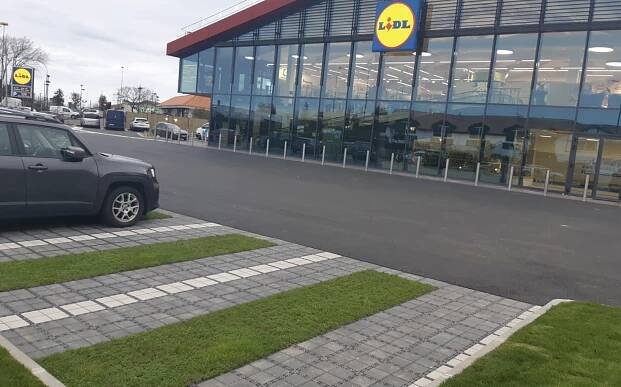 Zatravňovací dlažba ECORASTER® E50 – černá | Ecoraster.cz