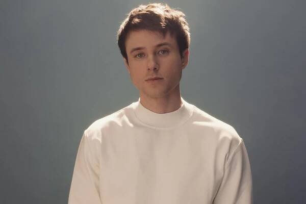 Alec Benjamin