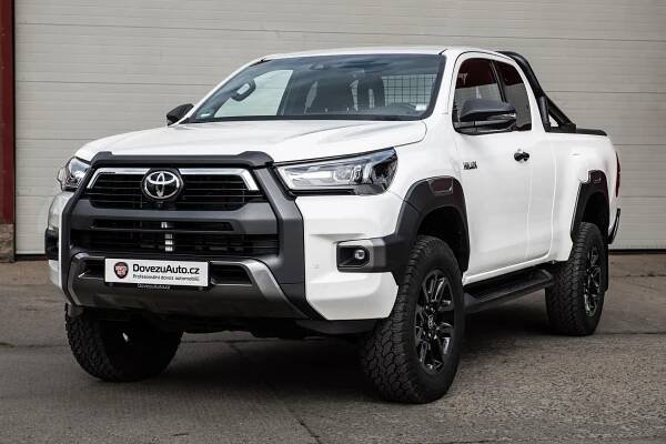 Toyota Hilux 2.8 EXT. CAB LIFT 40mm ZÁRUKA