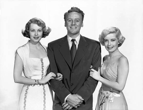 SCENE OF THE CRIME, from left: Arlene Dahl, Van Johnson, Gloria DeHaven, 1949