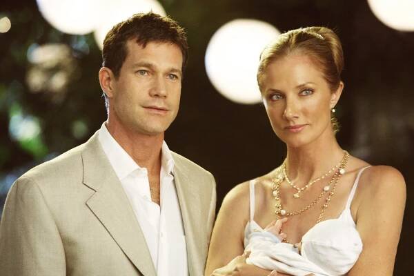 Dylan Walsh and Joely Richardson with a baby in Nip/Tuck.