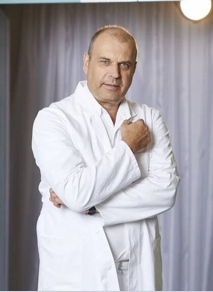 Herec Filip Čáp (54) je po vážné operaci: Loučil se s přáteli