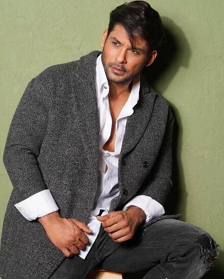 Sidharth Shukla In Gray Coat Wallpaper