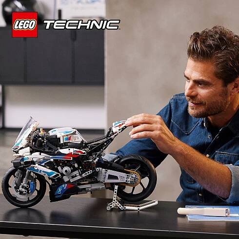 LEGO® Technic 42130 BMW M 1000 RR / Počet dílků: 1920 / od 18 let | Mironet.cz