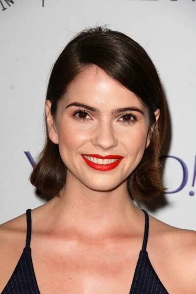 Shelley Hennig