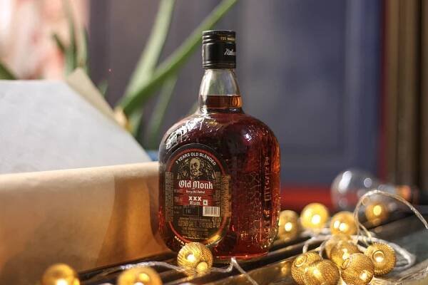 Old Monk Rum India Alcohol Drink - Magictype / Pixabay