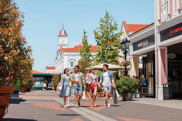Rande s luxusnými značkami Moschino či Karl Lagerfeld v Designer Outlet Parndorf