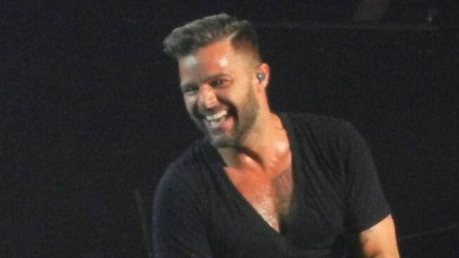 Ricky Martin nazpívá hymnu fotbalového mistrovství světa