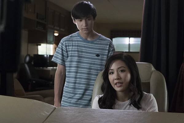 Huangovi v Americe - Fresh Off the RV - Z filmu - Forrest Wheeler, Constance Wu