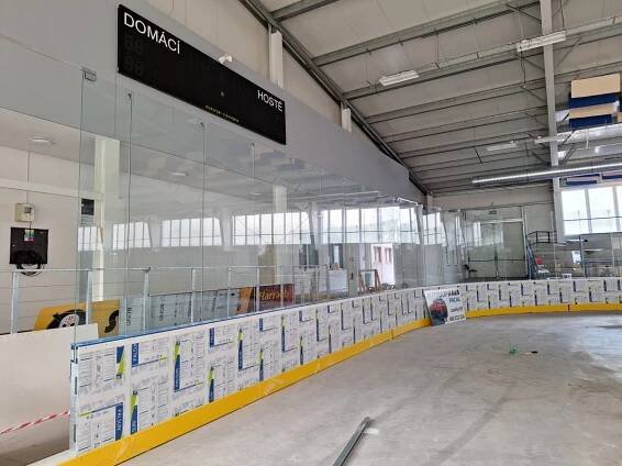 Na zimním stadionu pokračují stavební práce - Horácký hokejový klub Velké Meziříčí