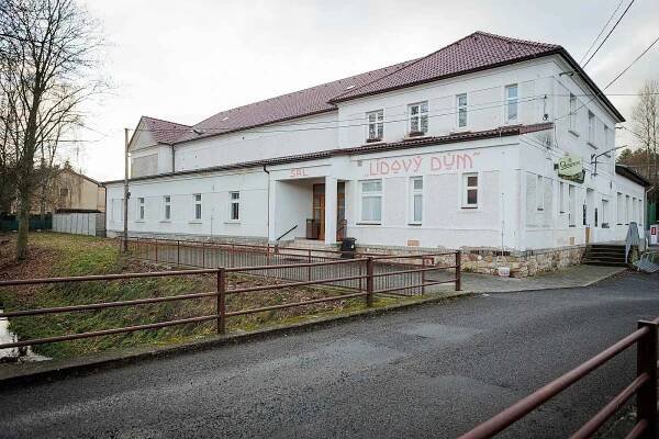 Ušatý Lidový dům Zaječov získal cenu veřejnosti v rámci soutěže Stavba roku