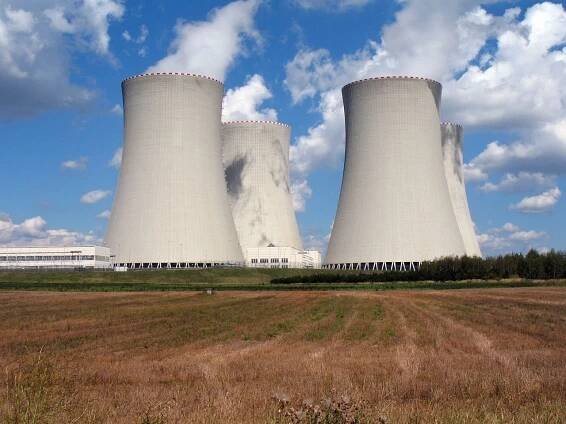 Bez nových jaderek nebude dost energie a nesplní se emisní cíle