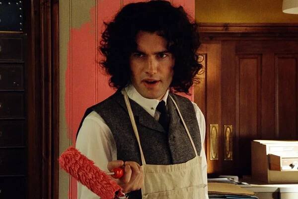Noel Fielding rocks the Alice Cooper look in new film about Salvador Dali meeting - The Mirror