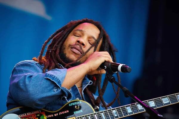 Stephen Marley live on stage