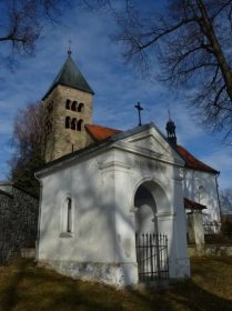 Church: Neustupov, kostel Nanebevzetí Panny Marie s kaplí sv. Jana Nepomuckého