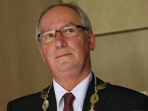 Ústí vede Josef Zikmund. Mandík složil mandát