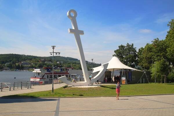 Brno-Bystrc - kotva u... - Památník