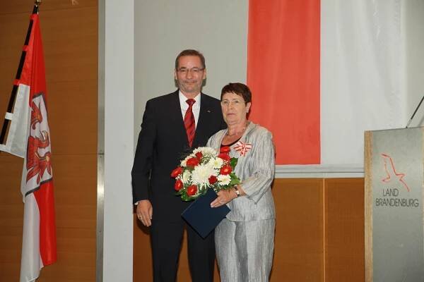 Ministerpräsident a.D. Matthias Platzeck mit Edith Lowack