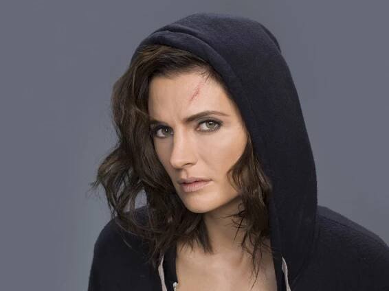 Stana Katic v seriálu Nezvěstná