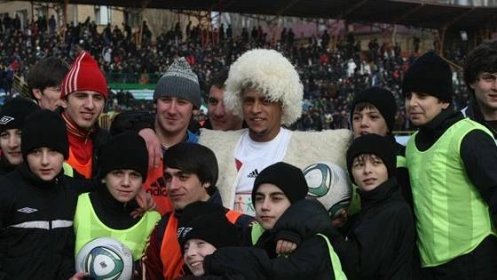 Salam alejkum! Roberto Carlos si získává fanoušky v Dagestánu