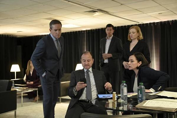 Matthew Macfadyen, Fisher Stevens, Nicholas Braun, Sarah Snook, Dagmara Domińczyk - Boj o moc - Living+ - Z filmu