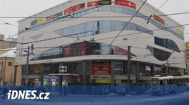 Oblíbený pekař koupil živořící liberecký obchoďák, udělá z něj dům jídla - iDNES.cz