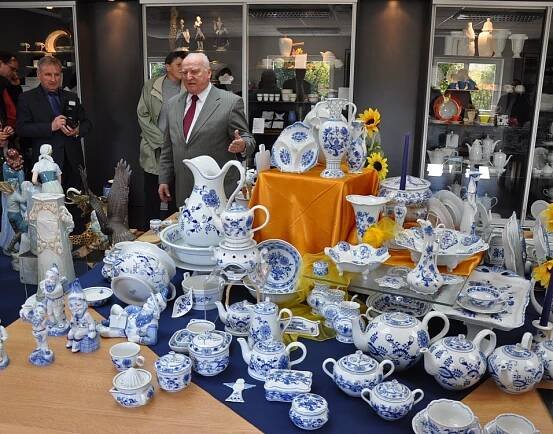 OBRAZEM: Z chátrajícího kina v Dubí je dům porcelánu