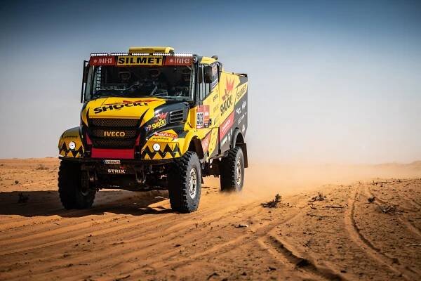 Rallye Dakar 2021: Martin Macík i Karel jsou po dni volna na maratonskou etapu připravení