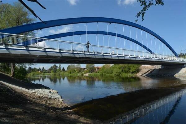 Povodí Labe prohlubuje zanesené koryto Orlice v hradeckých Svinarech