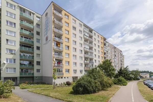 Prodej prostorného bytu 3+1 s lodžií a krásným výhledem na Plzeň - EVROPA realitní kancelář