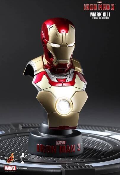 Iron Man 3 - Mark XLII Bust - Machinegun