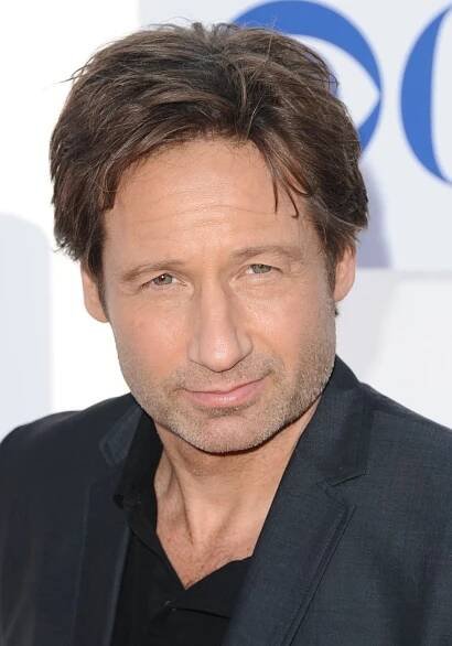 Městečko Twin Peaks opět navštíví transvestita David Duchovny
