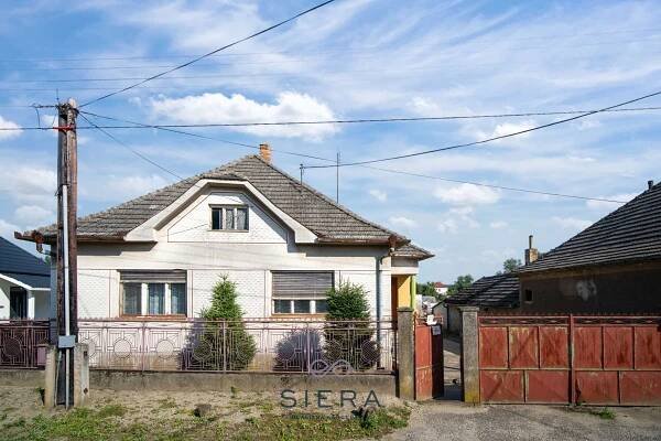 Na predaj, 4 izbový rodinný dom, Vlčany pri Šali, pozemok 3478m2