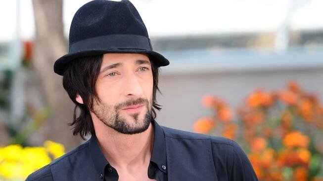 Adrien Brody vyzařuje zvláštní kouzlo