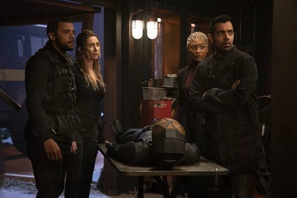 Prvních 100 - Hesperides - Z filmu - Jarod Joseph, Jessica Harmon, Tati Gabrielle, Sachin Sahel