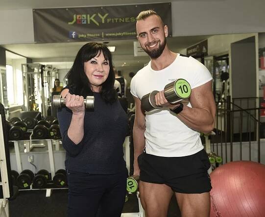 Dáda Patrasová, jak ji neznáte: S tímhle fešákem dře zpěvačka ve fitku, aby jí to slušelo v plavkách