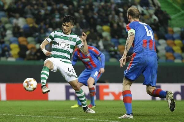 Plzeň - Sporting 2:1. Domácí smazali ztrátu a sahali po postupu, v prodloužení jim ho sebral Battaglia
