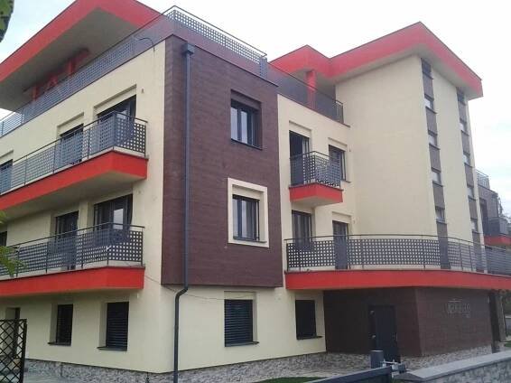 Omítka Ceresit Visage krášlí a chrání fasádu košického bytového domu Villa Kalvária - TZB-info