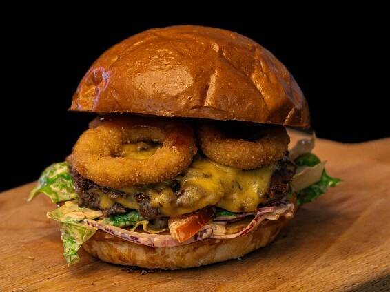 Tom's Pizza & Burgers | Wolt | Doručení | Praha