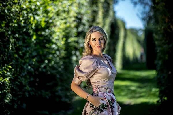 Ústečanka Lenka Graf zazpívala obě hymny před fotbalovým utkáním ČR – Německo