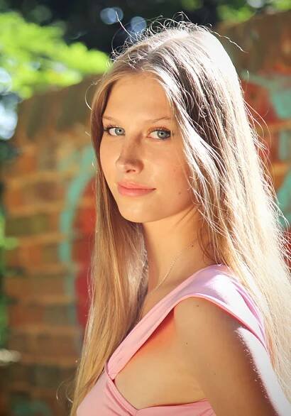 Nela Kol. - MODELKY A HOSTESKY D.F.C. FASHION CLUB - MODELINGOVÁ AGENTURA