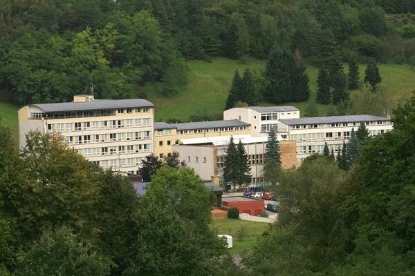 Studenti Gymnázia Český Krumlov se podíleli na novém českém rekordu – největším cizojazyčném pexesu