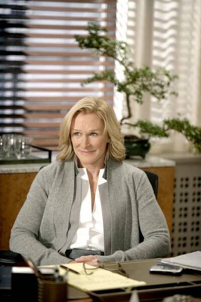 Patty Hewes - nebezpečná advokátka - Znal jsem vše prase (S02E03) (2009)