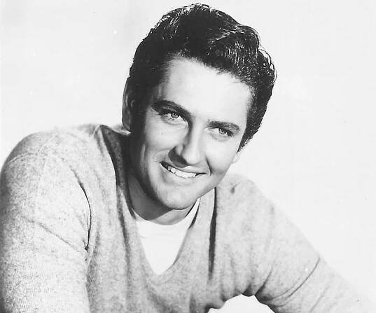 John Drew Barrymore Biography - Facts, Childhood, Family Life & Achievements of Actor