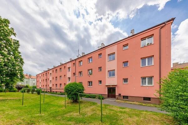 Pronájem Byt 2+1, Brožovského, Slaný, okres Kladno