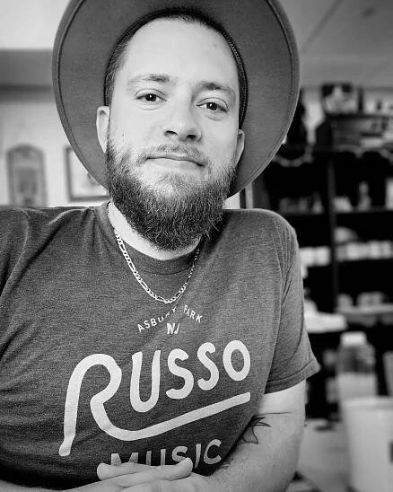 What a weekend. Wrapped it up by wearing my favorite t-shirt from @russo.music
.
First time at @nerfalliance this year (home in Asbury Park). Sad it's over. I met so many amazing people! Big thanks to @unkajeff for presenting me at the Folk DJ Showca